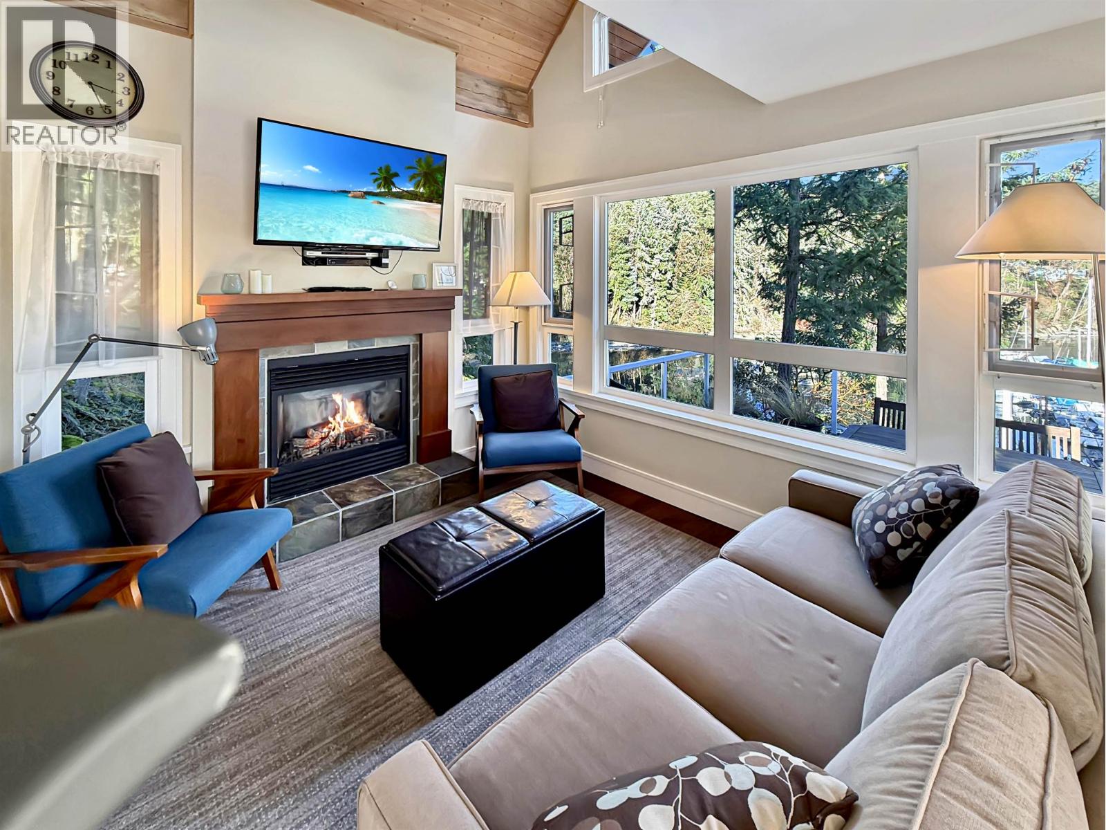 13D 2315 MACKINNON ROAD, Pender Island