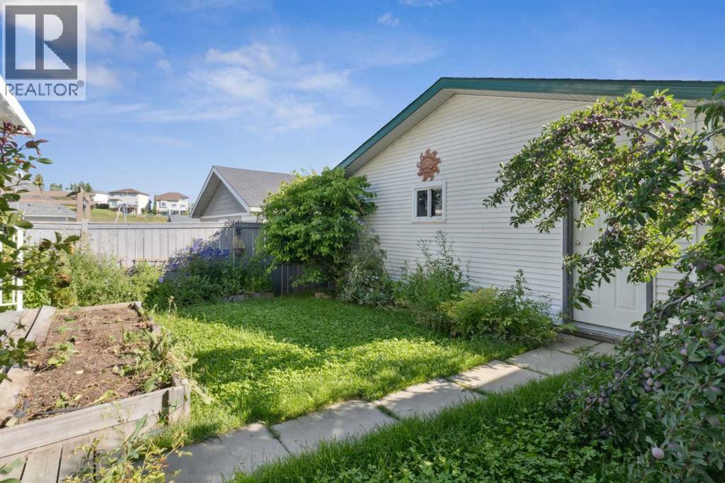 Single Family House for Sale in  Tuscany Drive NW Tuscany Calgary 