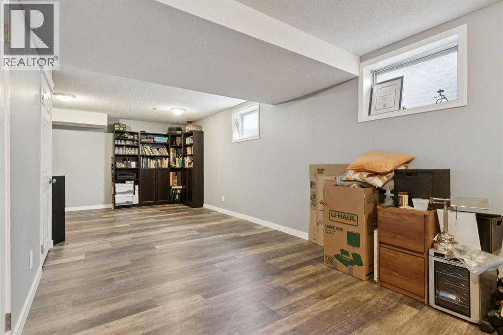 Single Family House for Sale in  Tuscany Drive NW Tuscany Calgary 