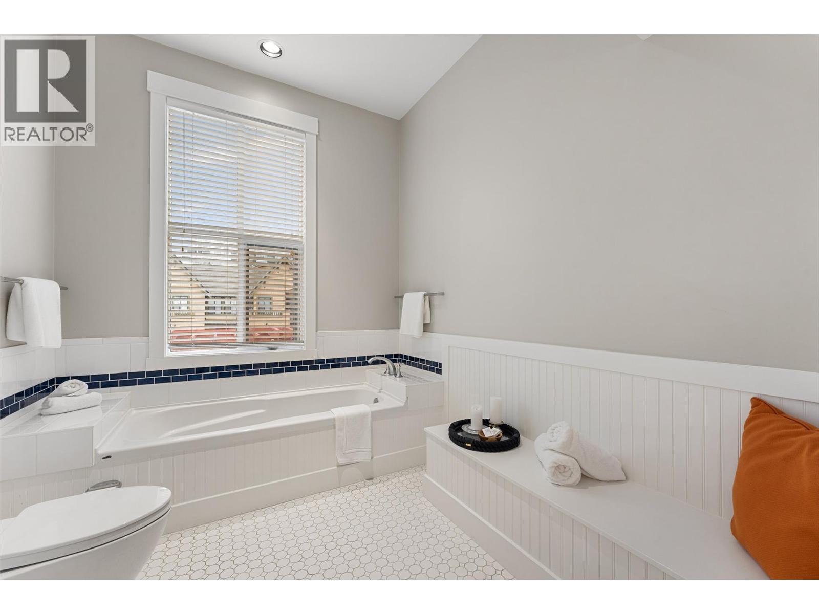 523 3880 Truswell Road, Kelowna