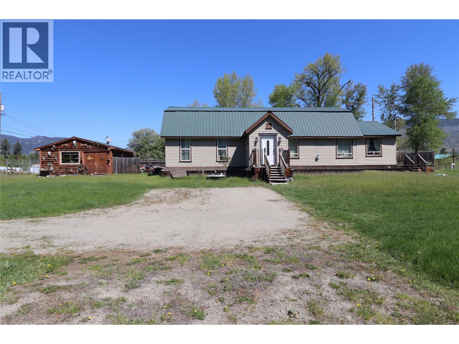 5818 17th Street, Grand Forks