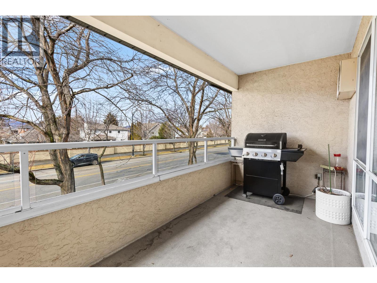 205 645 Barrera Road, Kelowna