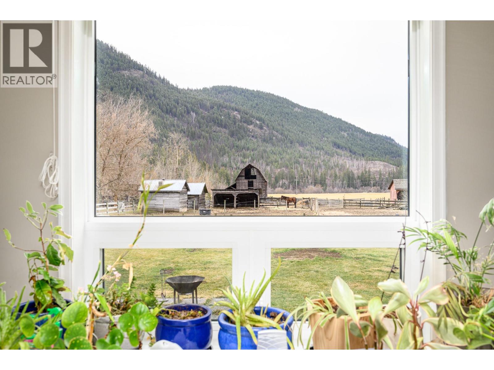  487 Mabel Lake Road, Lumby