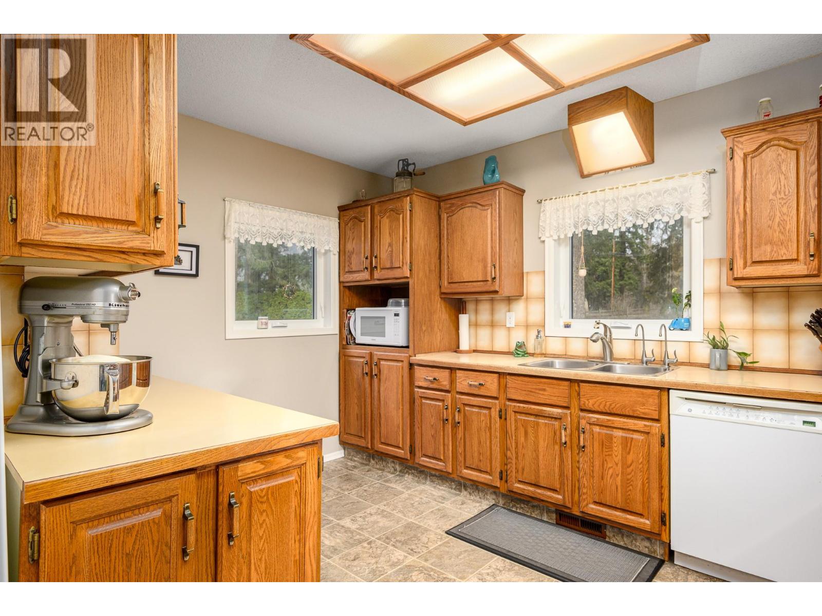  487 Mabel Lake Road, Lumby