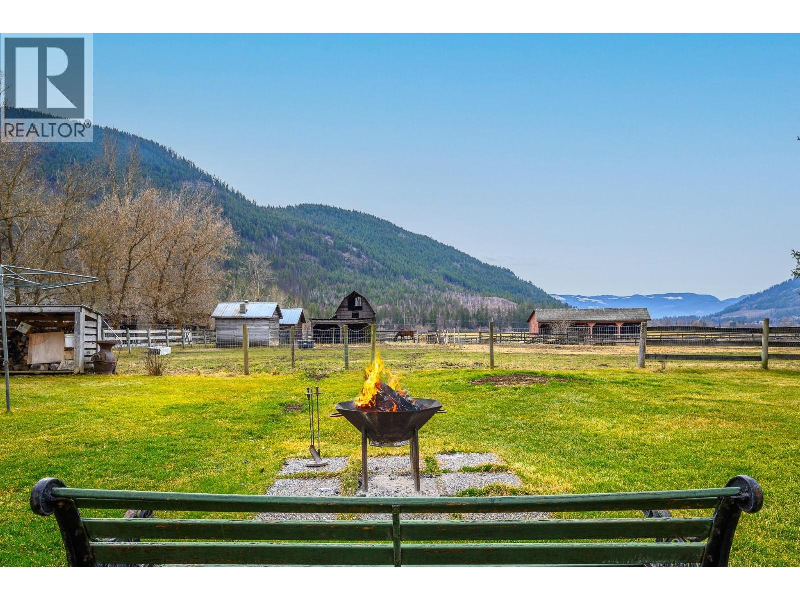  487 Mabel Lake Road, Lumby