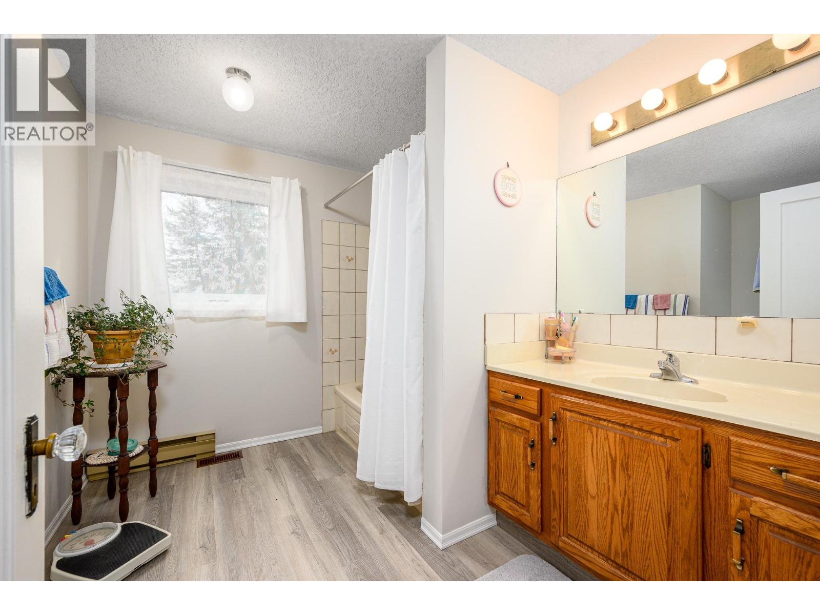  487 Mabel Lake Road, Lumby