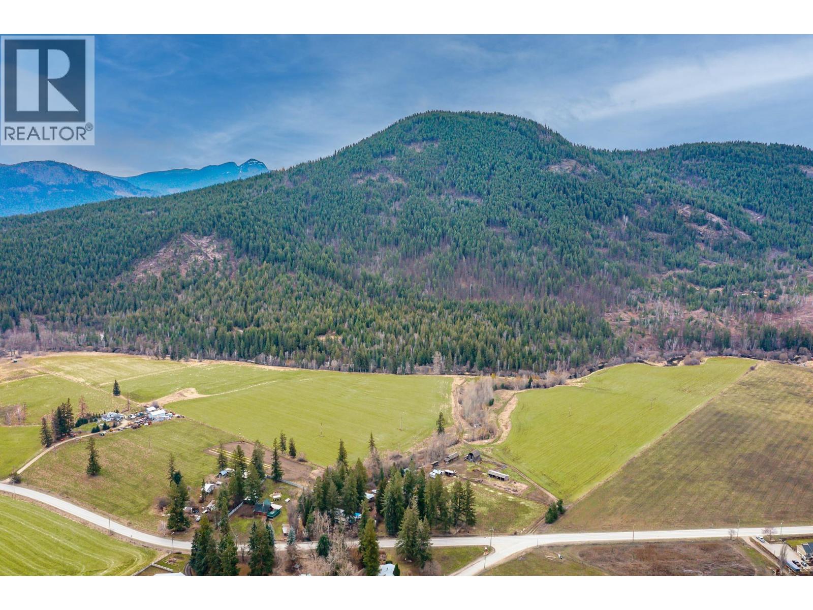  487 Mabel Lake Road, Lumby