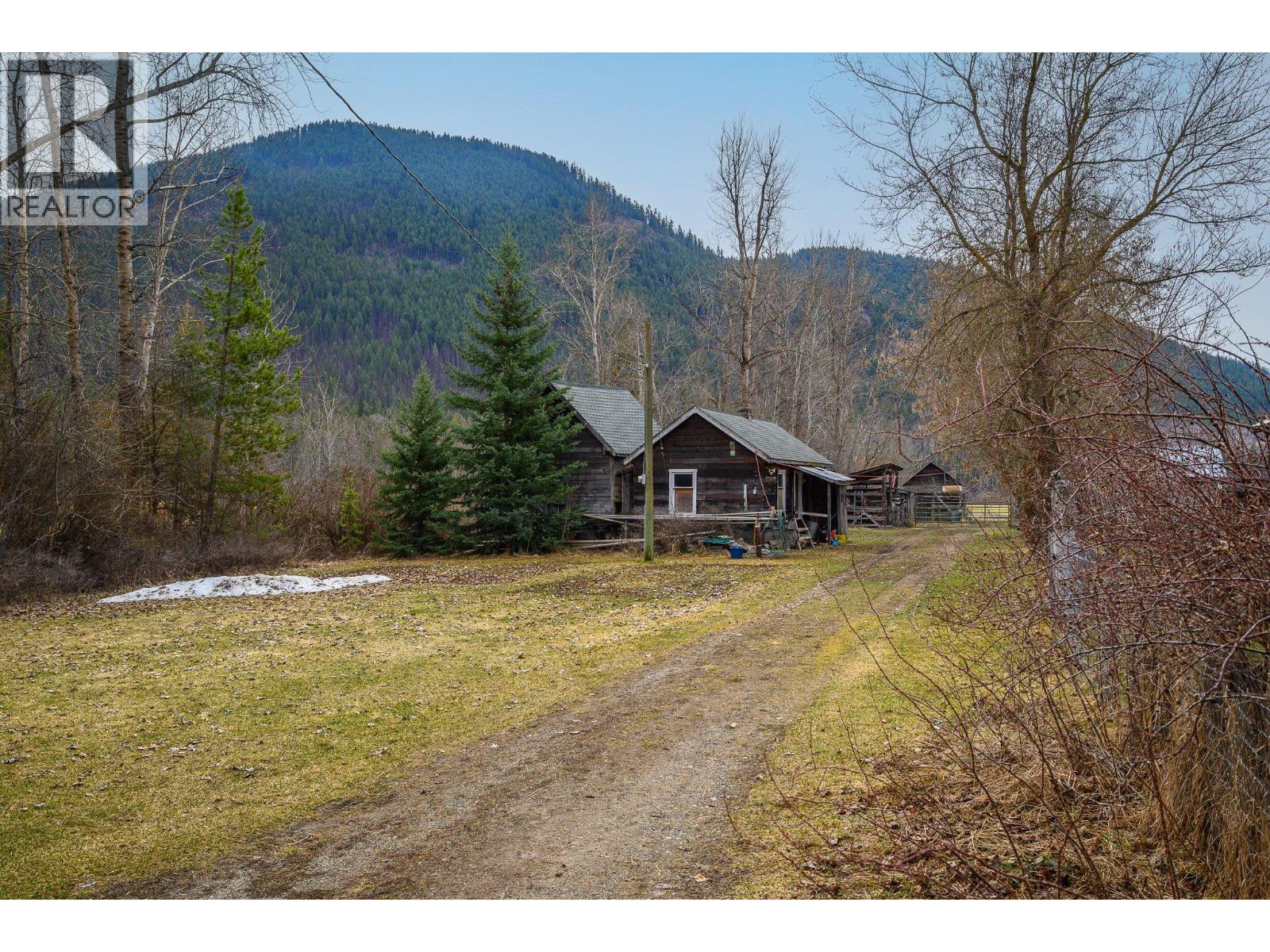  487 Mabel Lake Road, Lumby