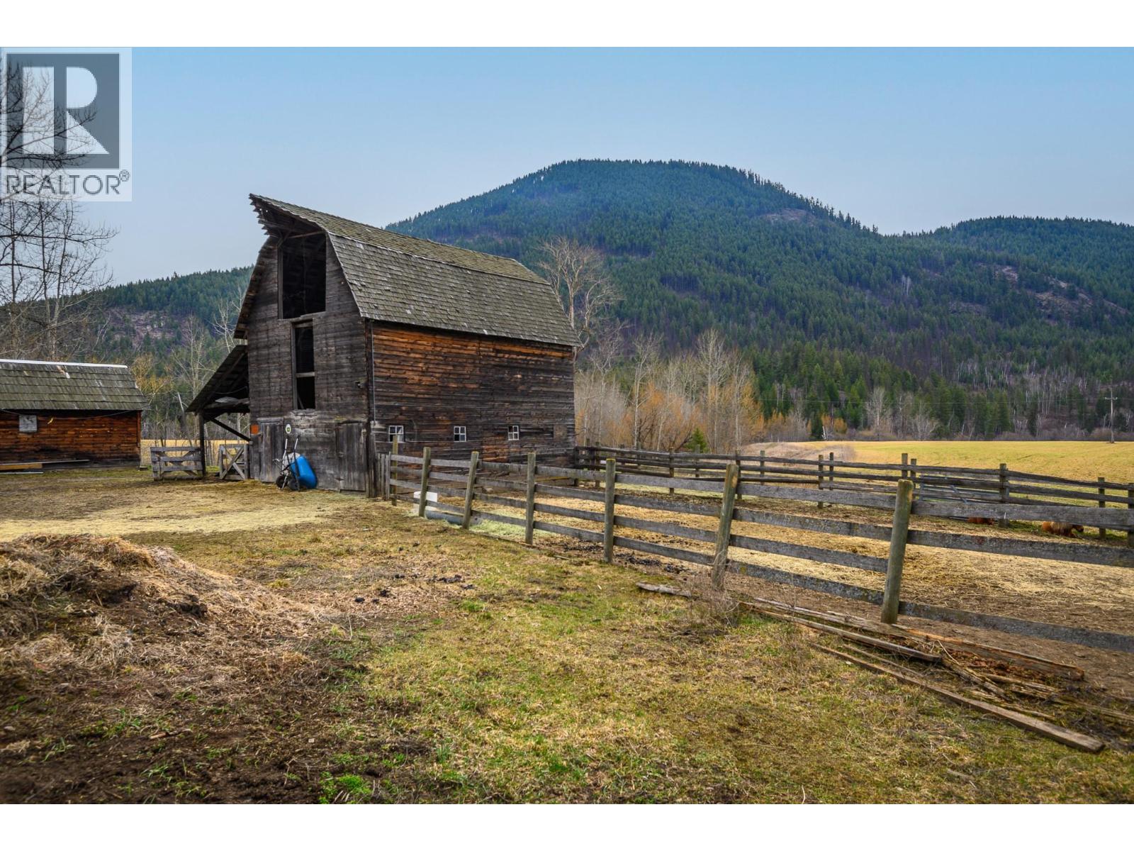  487 Mabel Lake Road, Lumby