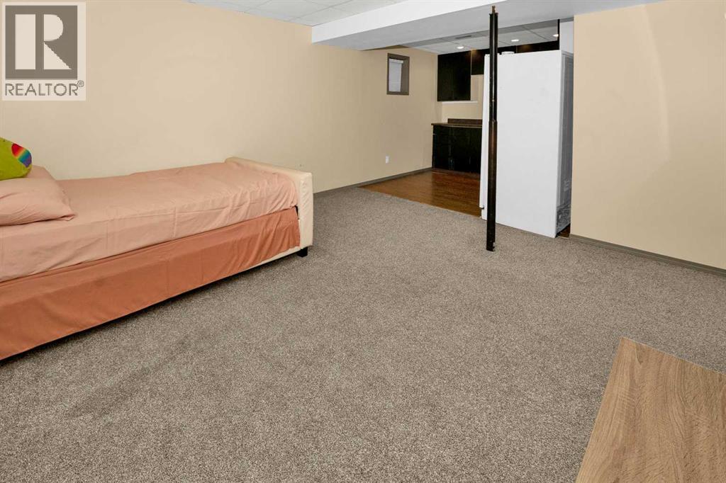 Single Family House Bi-level for Sale in  Pinecliff Drive NE Pineridge Calgary 