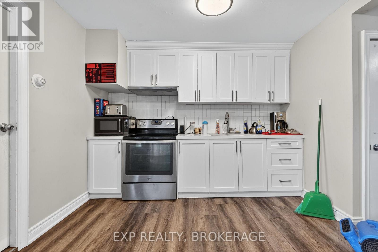 225-227 VICTORIA AVENUE - Photo 2 of 20, Gananoque, Ontario