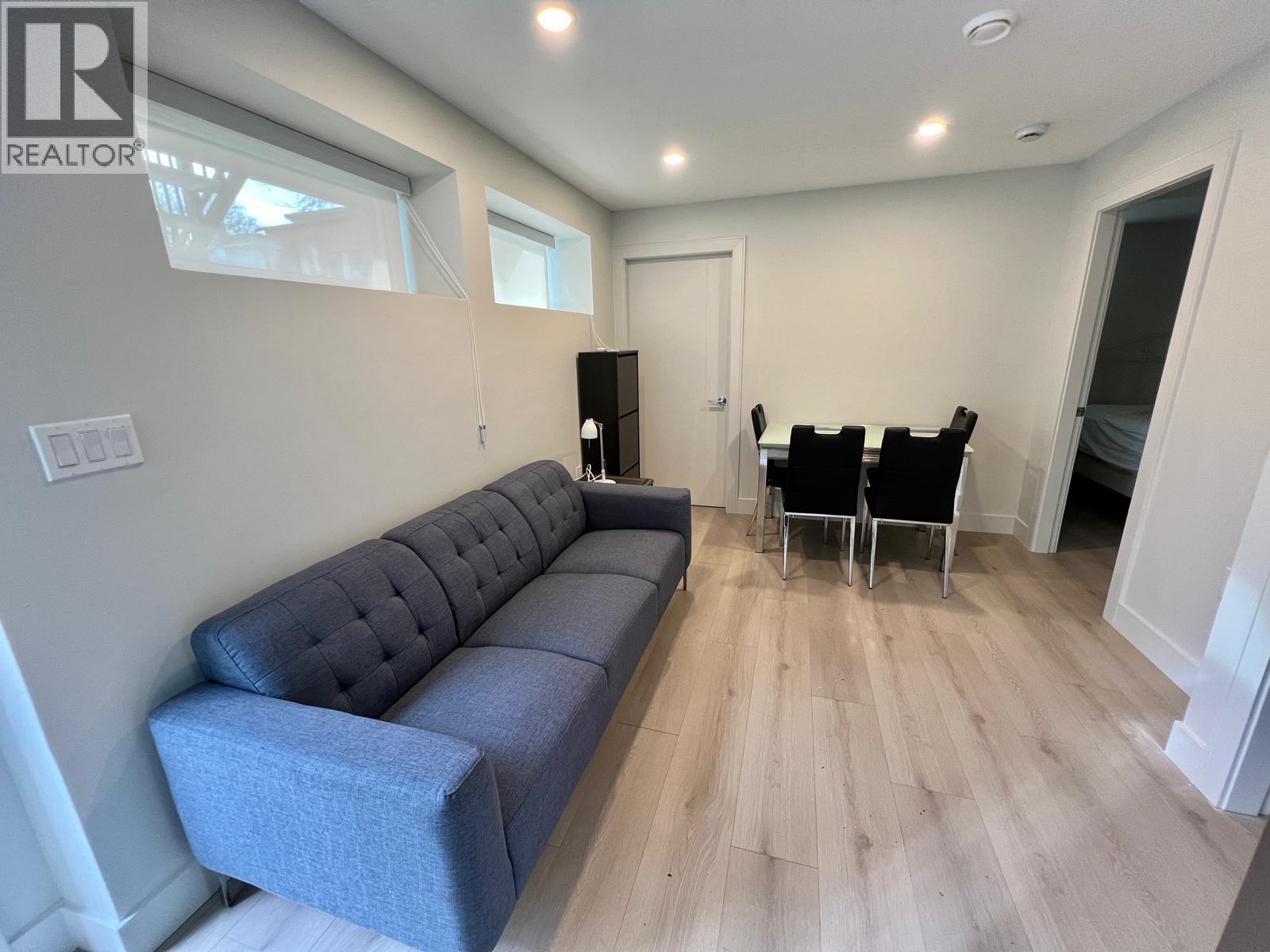 105 E 39TH AVENUE - Photo 4 of 9, Vancouver, British Columbia