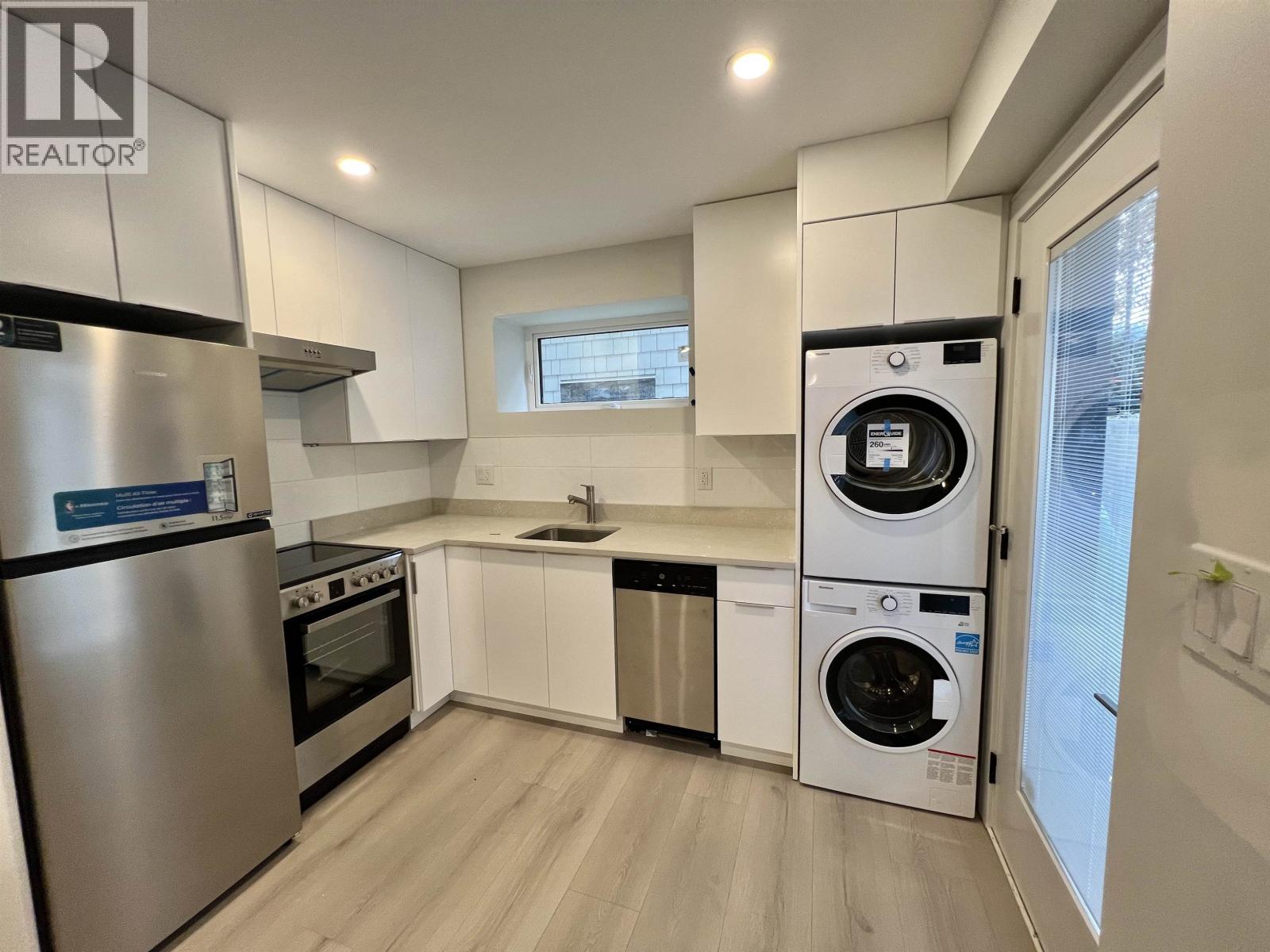 105 E 39TH AVENUE - Photo 3 of 9, Vancouver, British Columbia