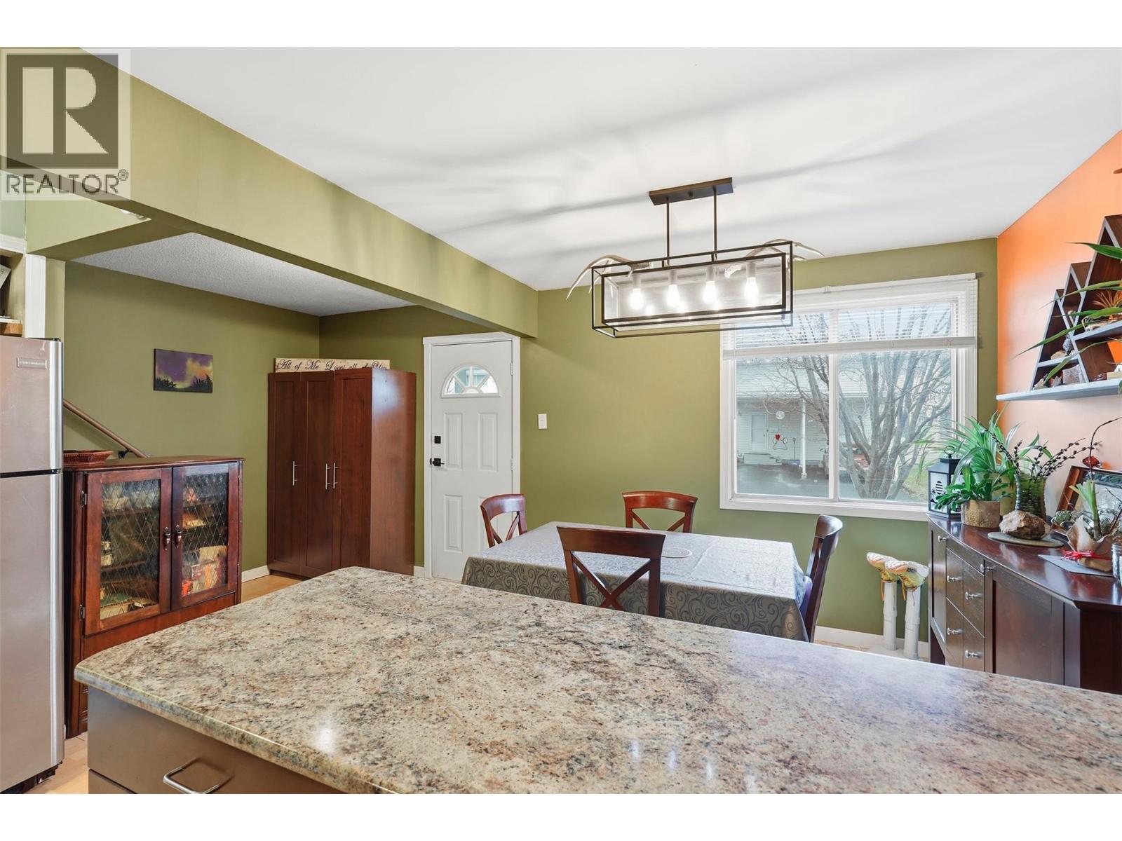 2568 SANDPIPER Drive Unit# 32, Kamloops