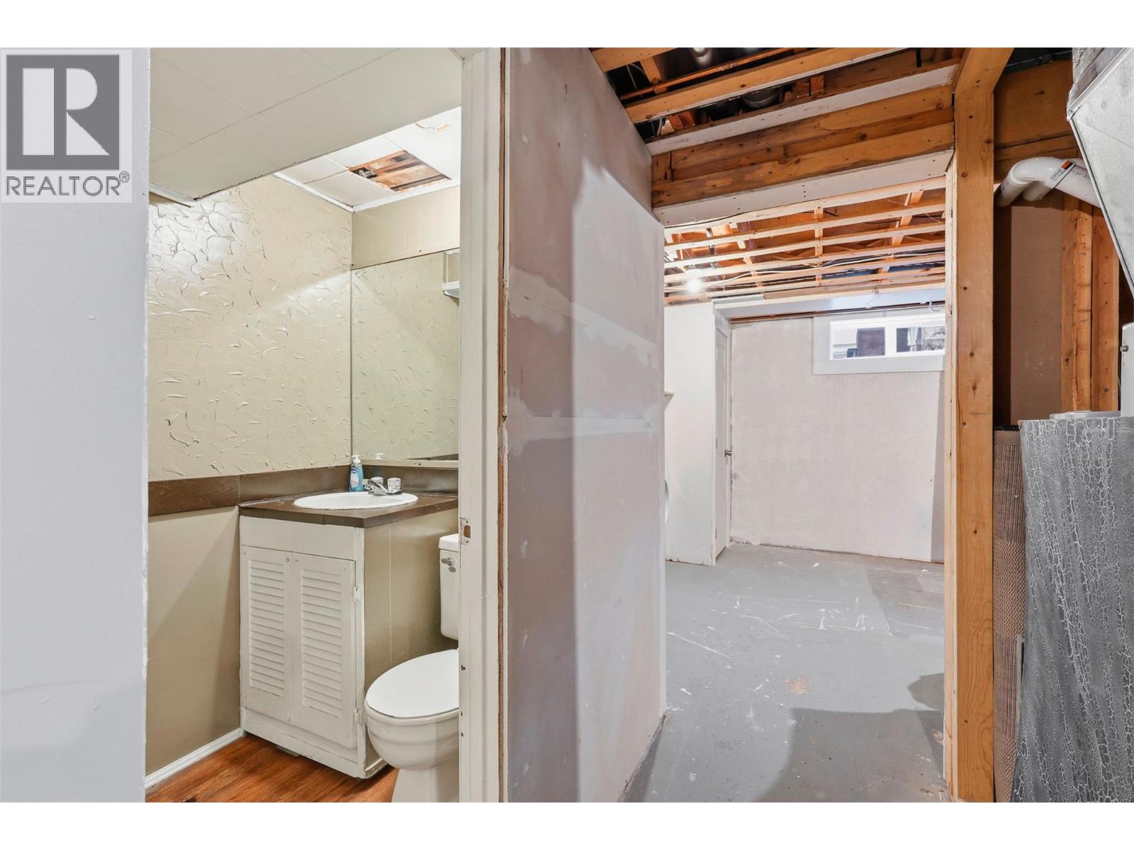 2568 SANDPIPER Drive Unit# 32, Kamloops