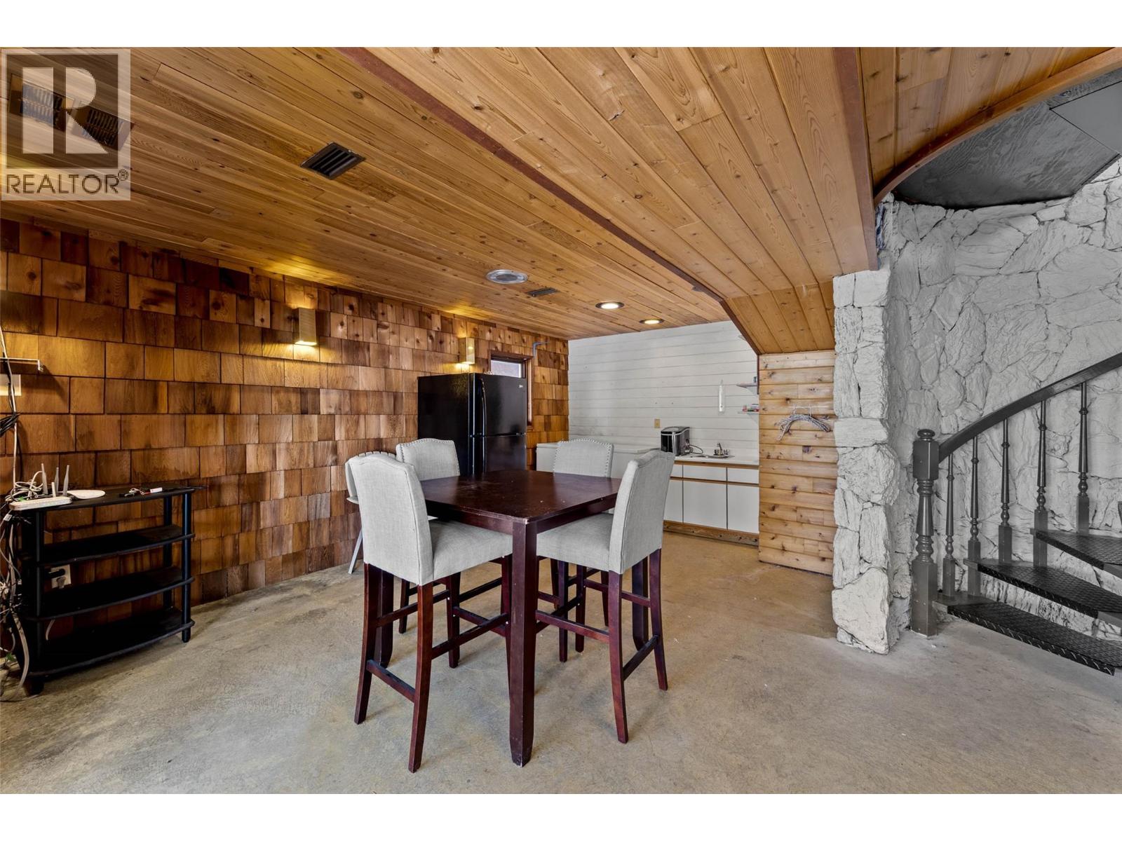 9027 Planet Mine Road, Stump Lake