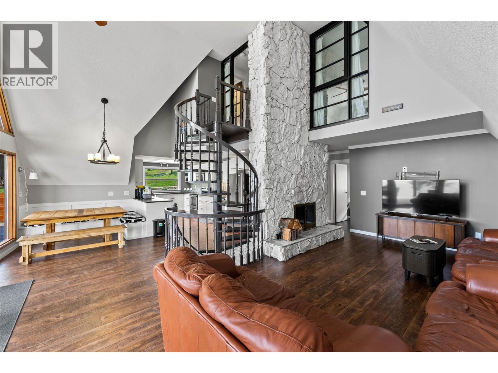 9027 Planet Mine Road, Stump Lake