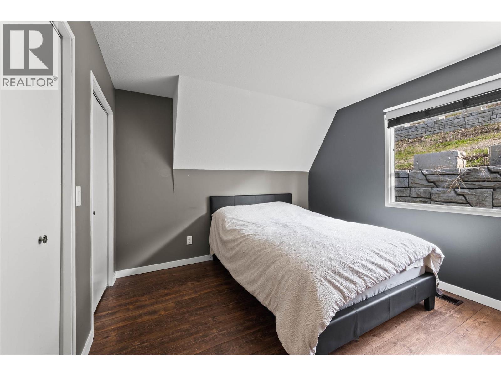 9027 Planet Mine Road, Stump Lake