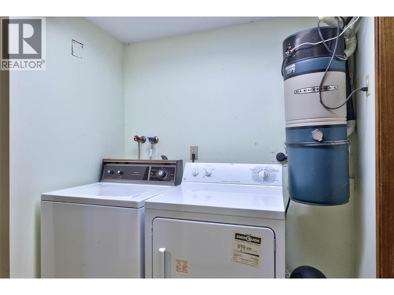 9027 Planet Mine Road, Stump Lake