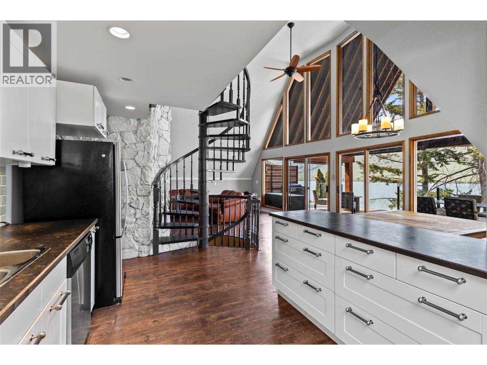 9027 Planet Mine Road, Stump Lake