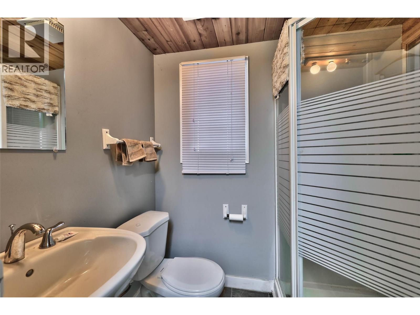 9027 Planet Mine Road, Stump Lake