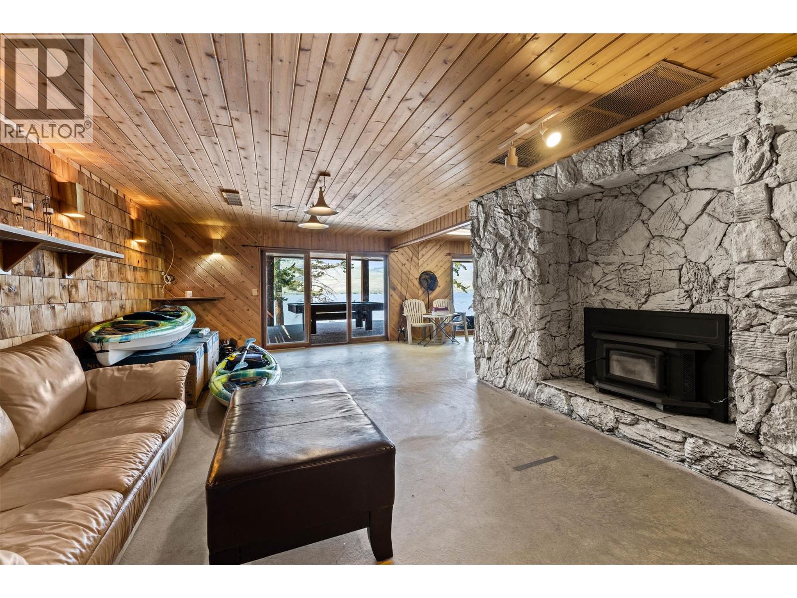 9027 Planet Mine Road, Stump Lake