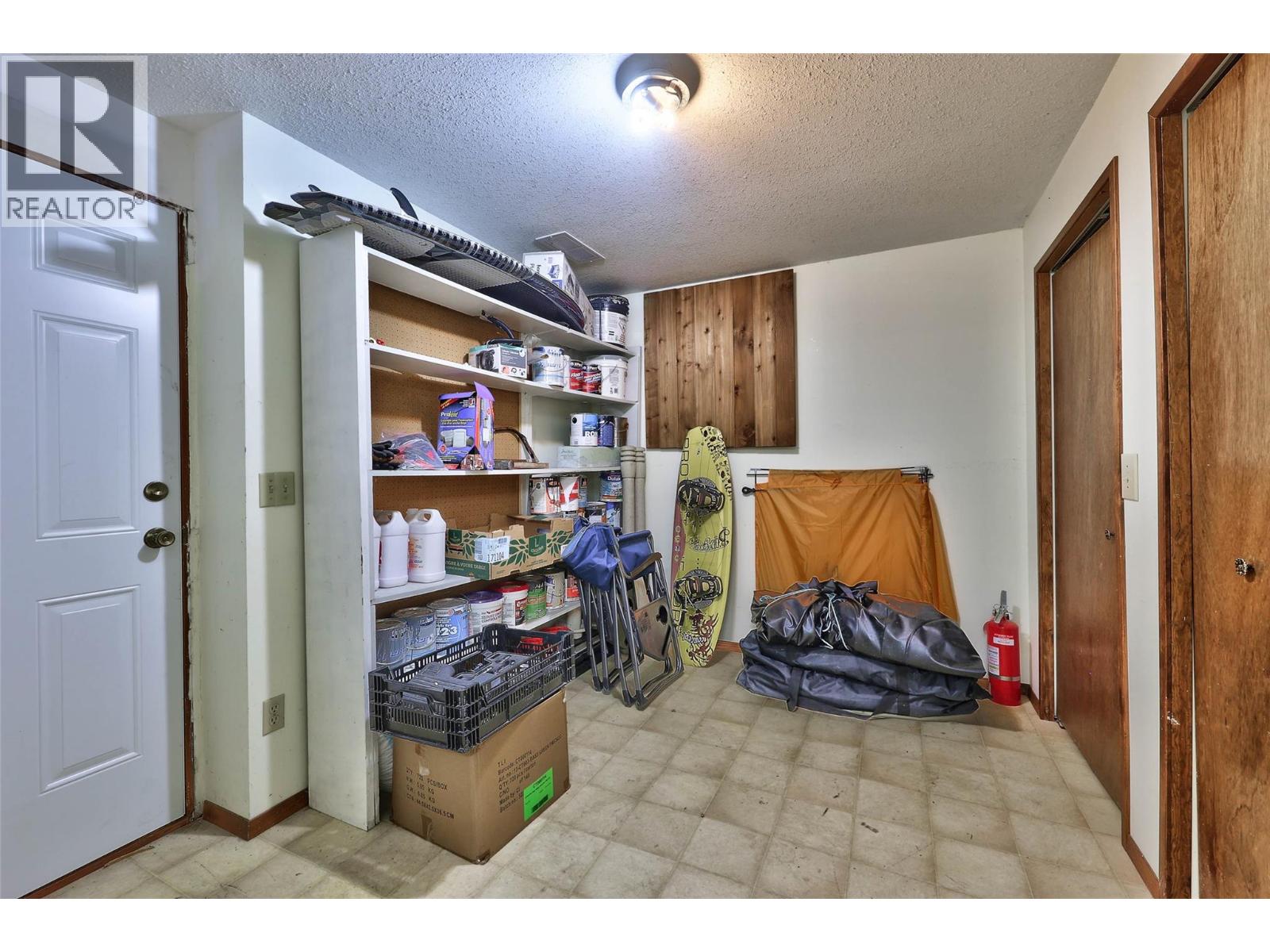 9027 Planet Mine Road, Stump Lake