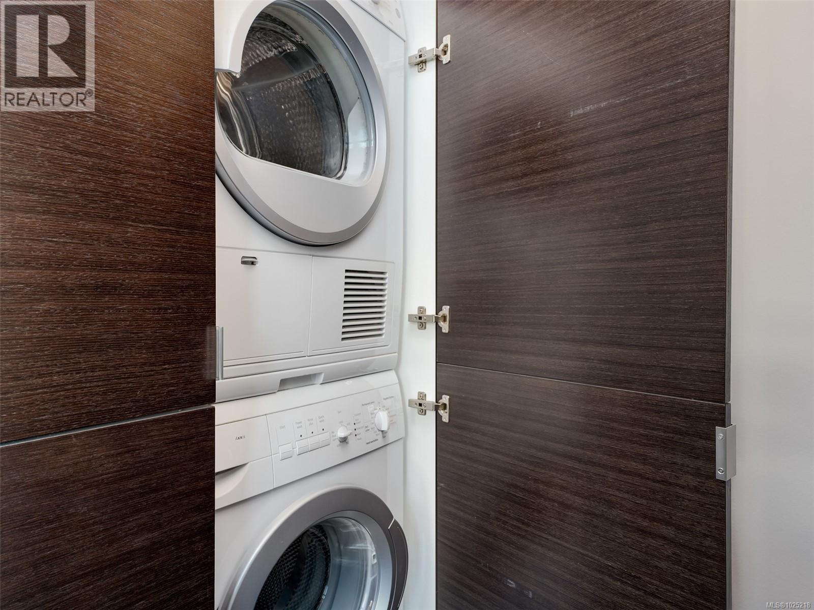 425 770 Fisgard Street, Victoria