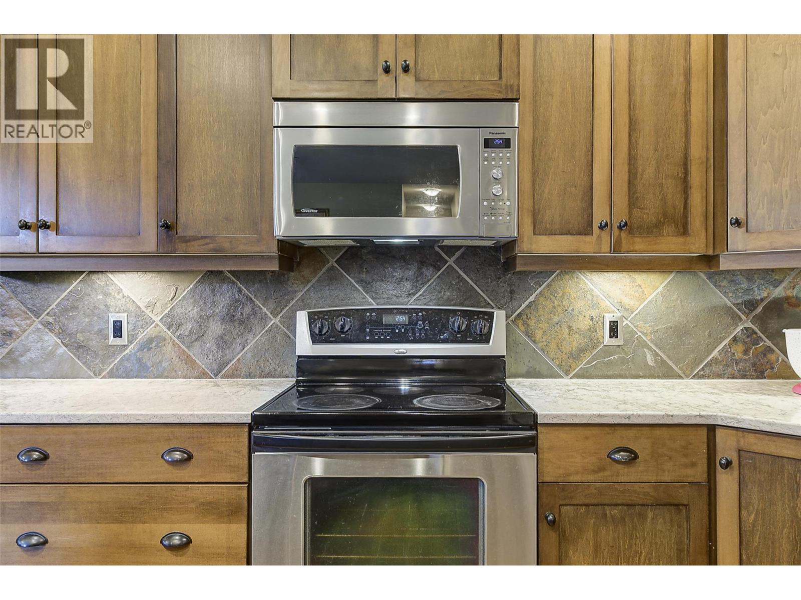 12633 Driftwood Court, Lake Country