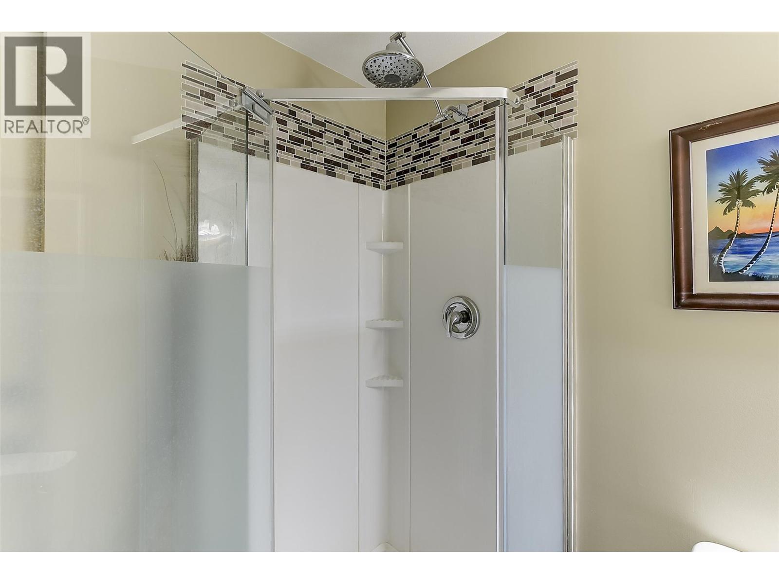 12633 Driftwood Court, Lake Country