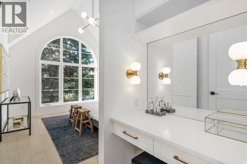 Single Family House for Sale in   Avenue Shaganappi Calgary 