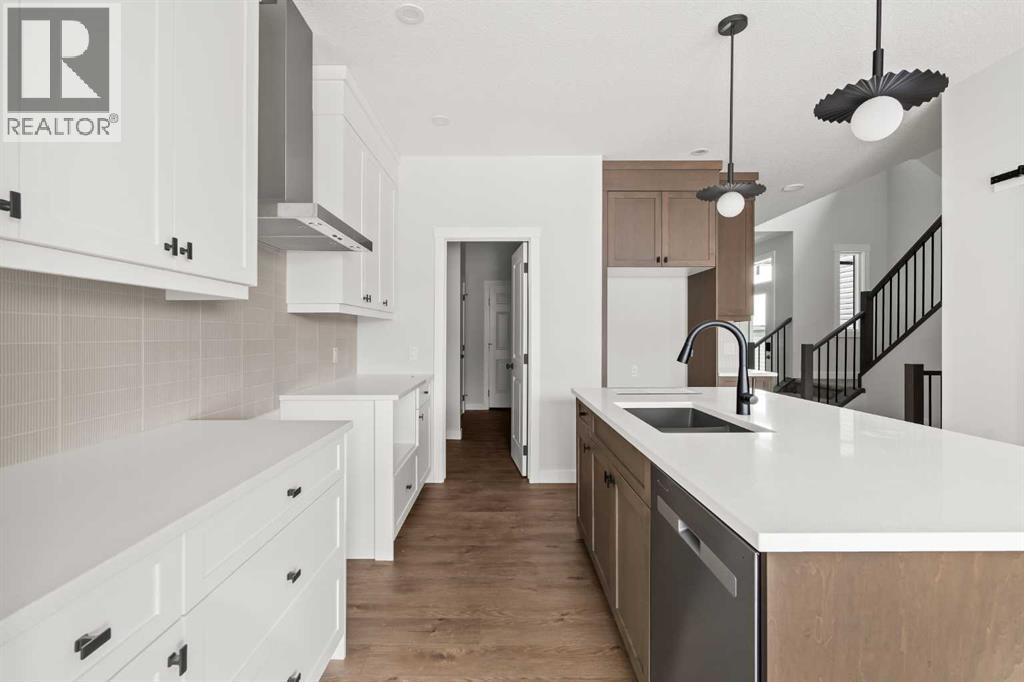 Single Family House for Sale in  Silver Spruce Grove SW Silverado Calgary 