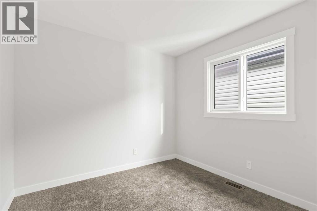 Single Family House for Sale in  Silver Spruce Grove SW Silverado Calgary 