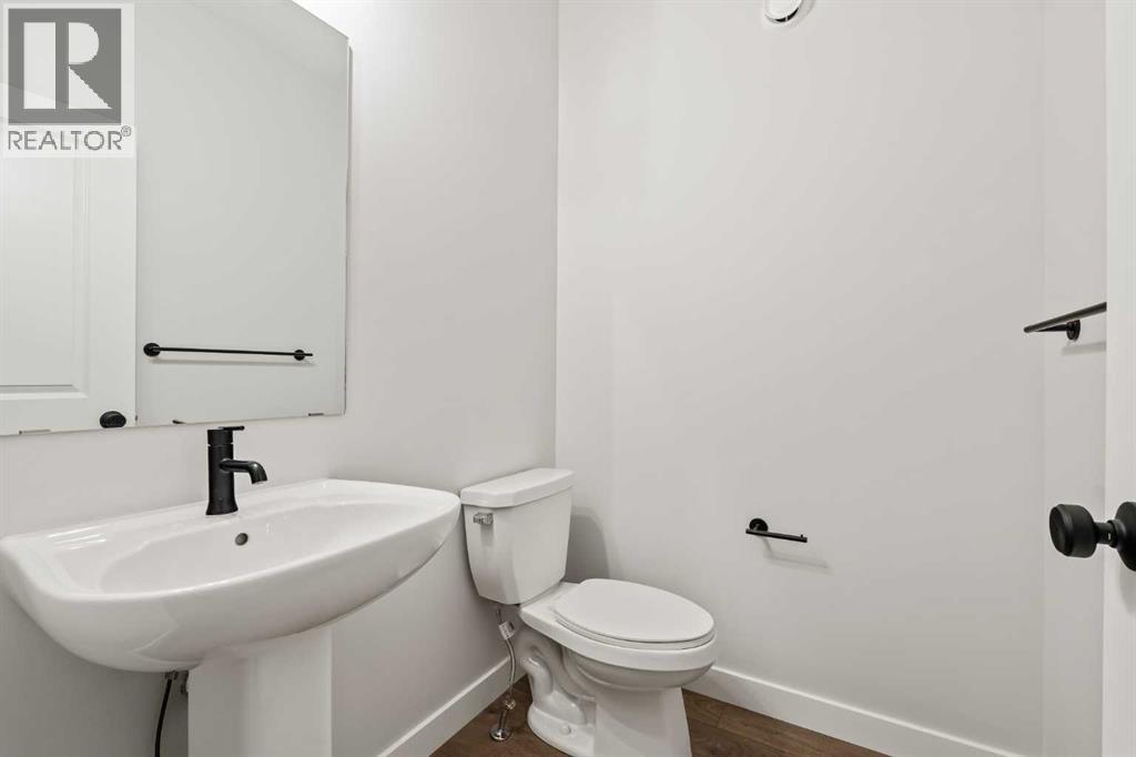 Single Family House for Sale in  Silver Spruce Grove SW Silverado Calgary 