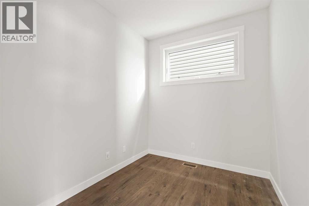 Single Family House for Sale in  Silver Spruce Grove SW Silverado Calgary 