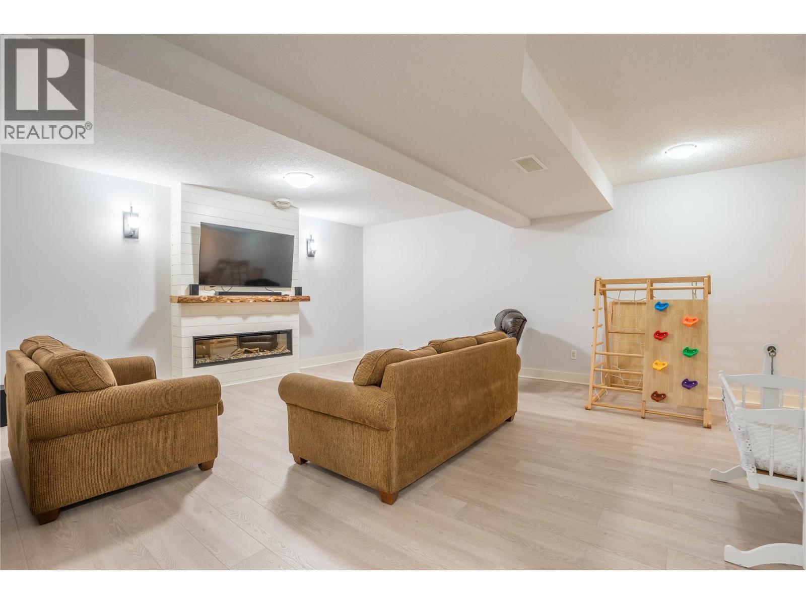 10605 CEDAR Avenue Unit# 15, Summerland