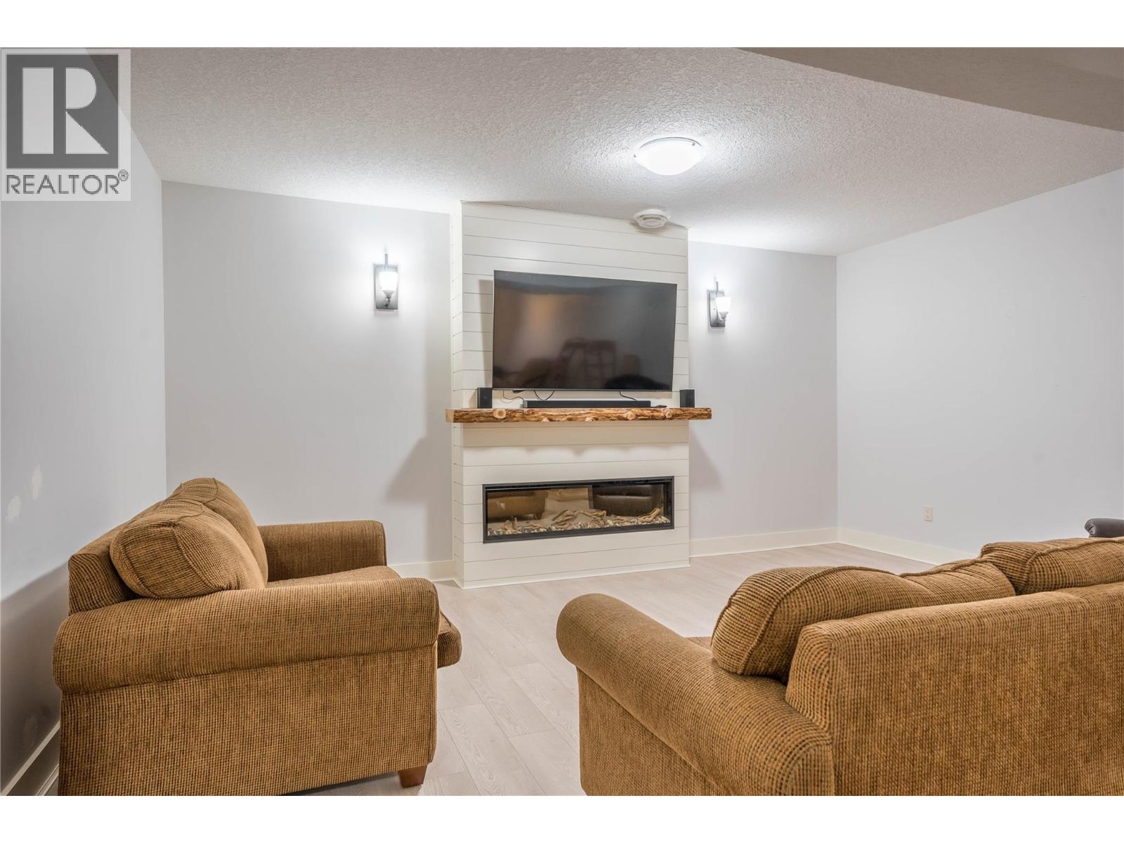10605 CEDAR Avenue Unit# 15, Summerland
