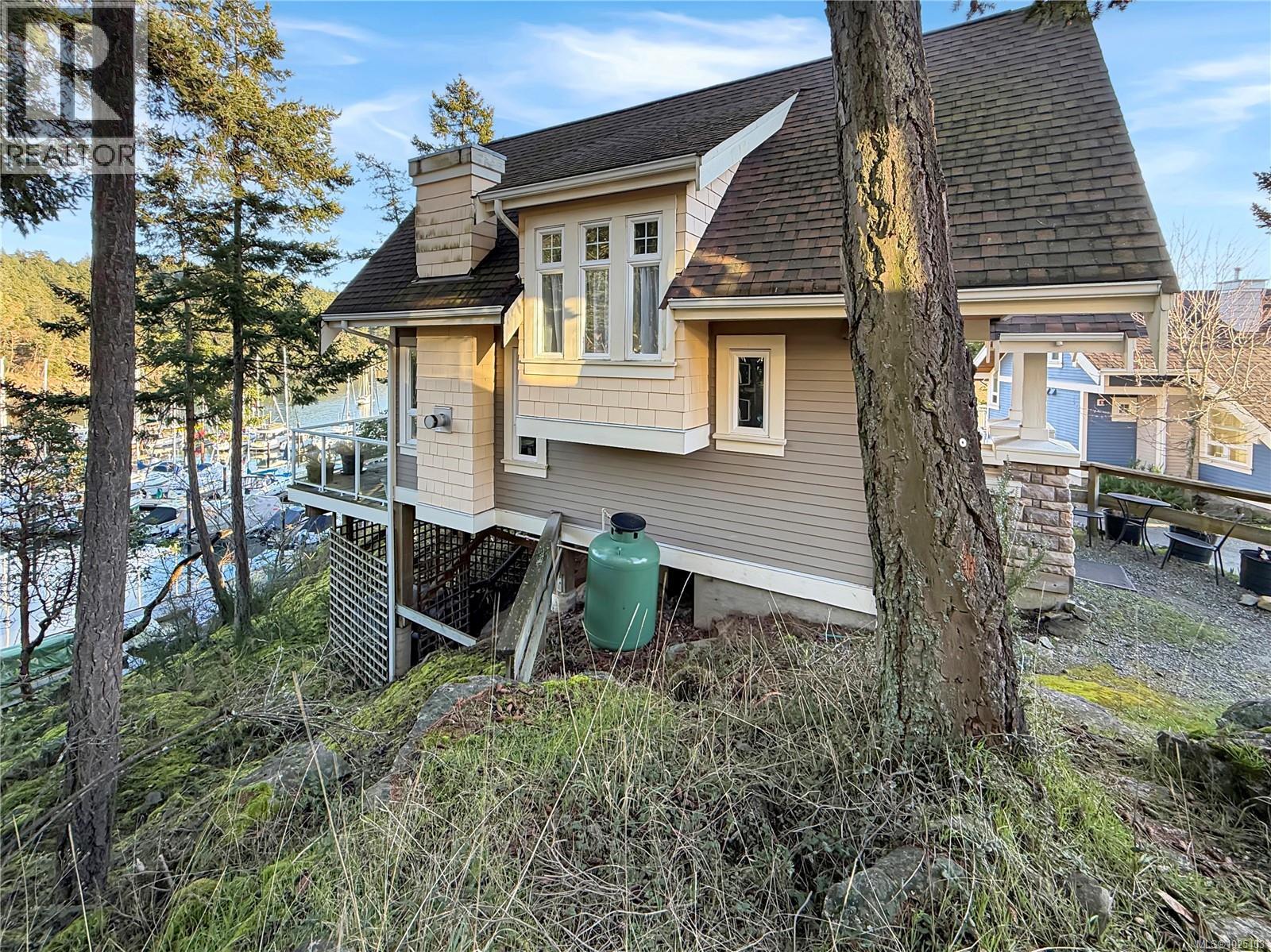 13D 2315 Mackinnon Rd, Pender Island