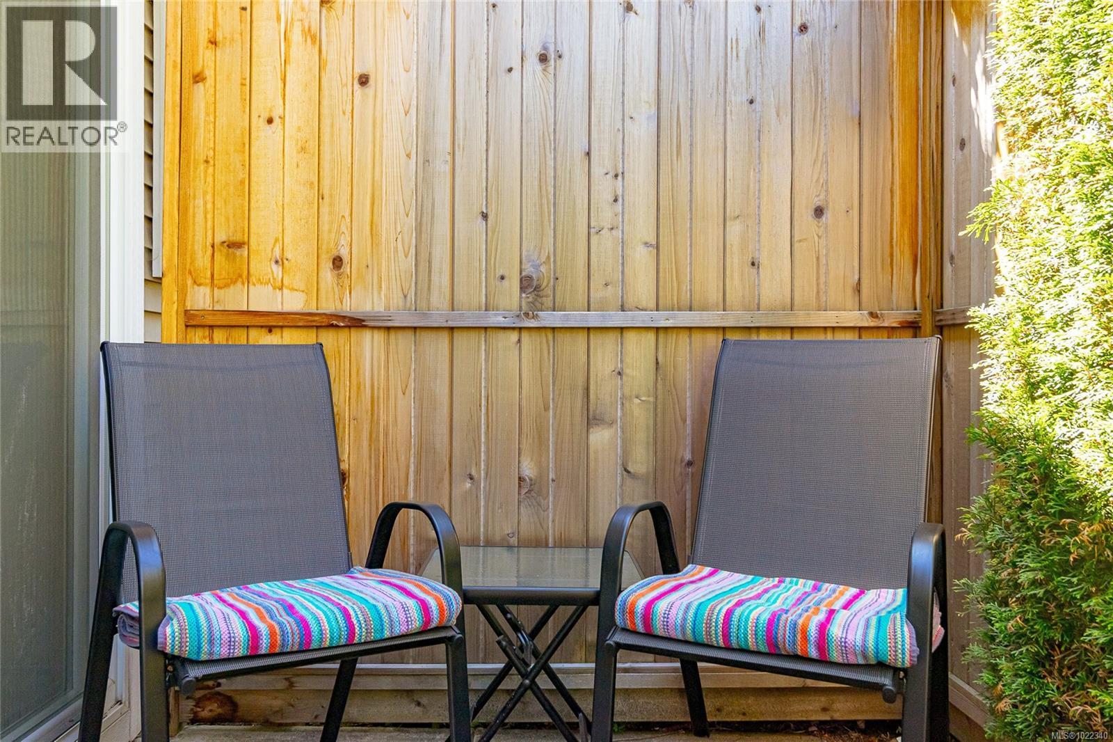 3 3633 Cedar Hill Road, Saanich