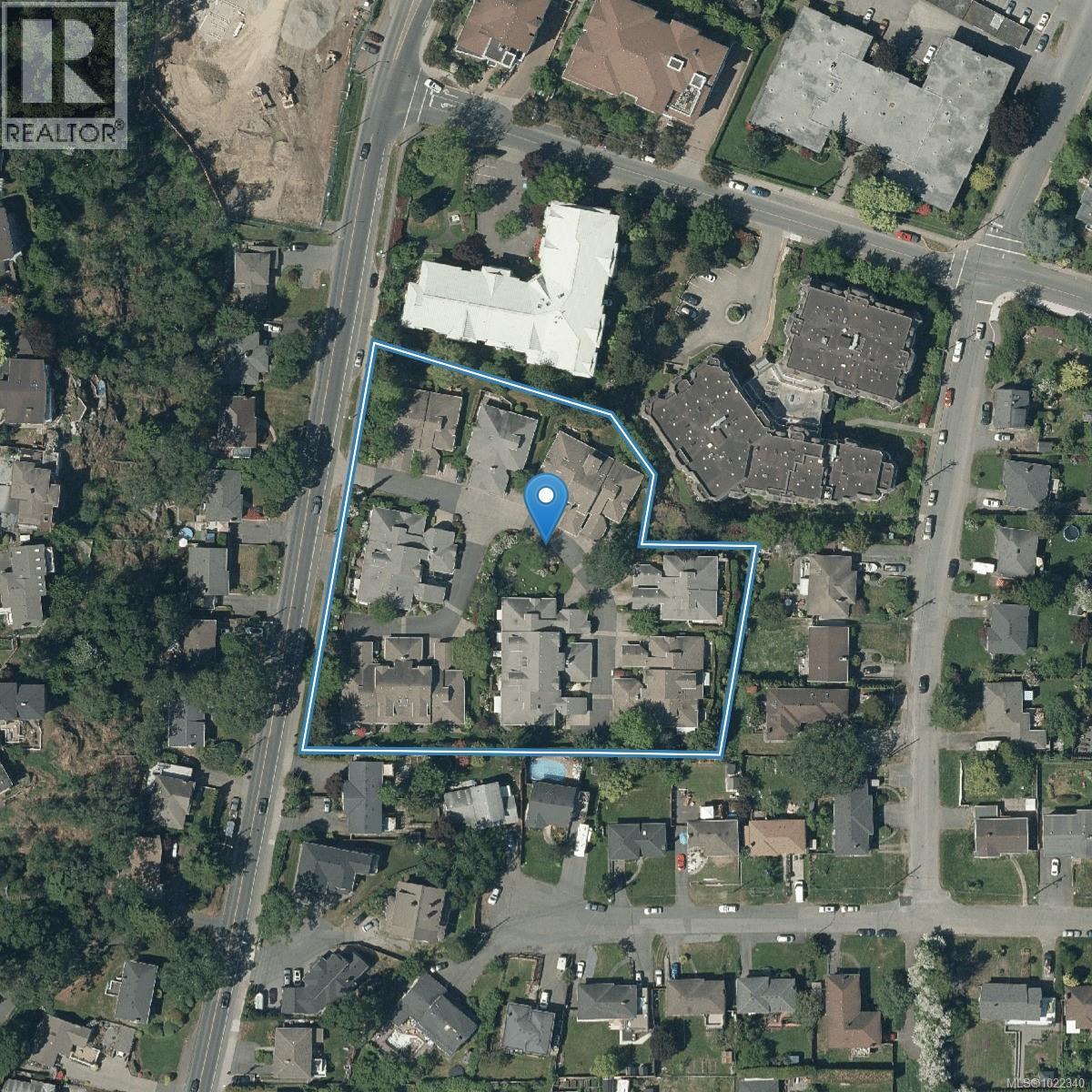 3 3633 Cedar Hill Road, Saanich