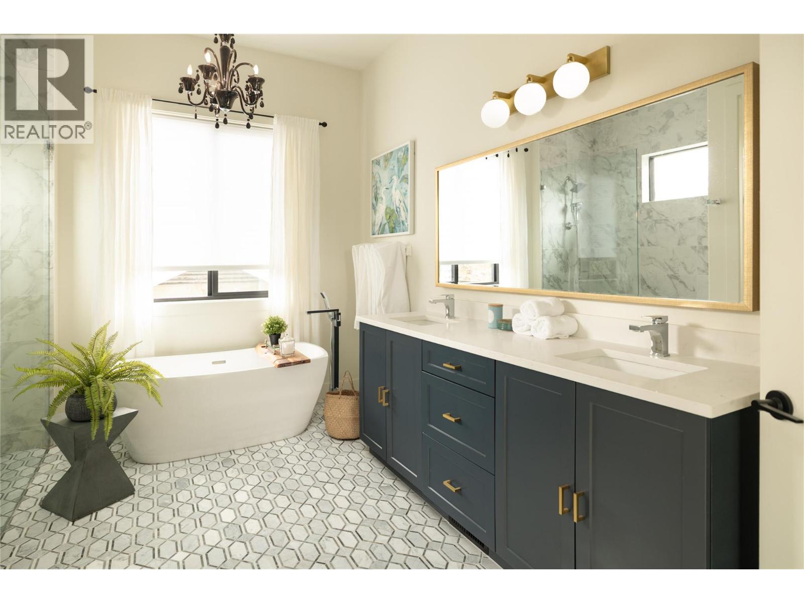  2053 Long Street, Kelowna