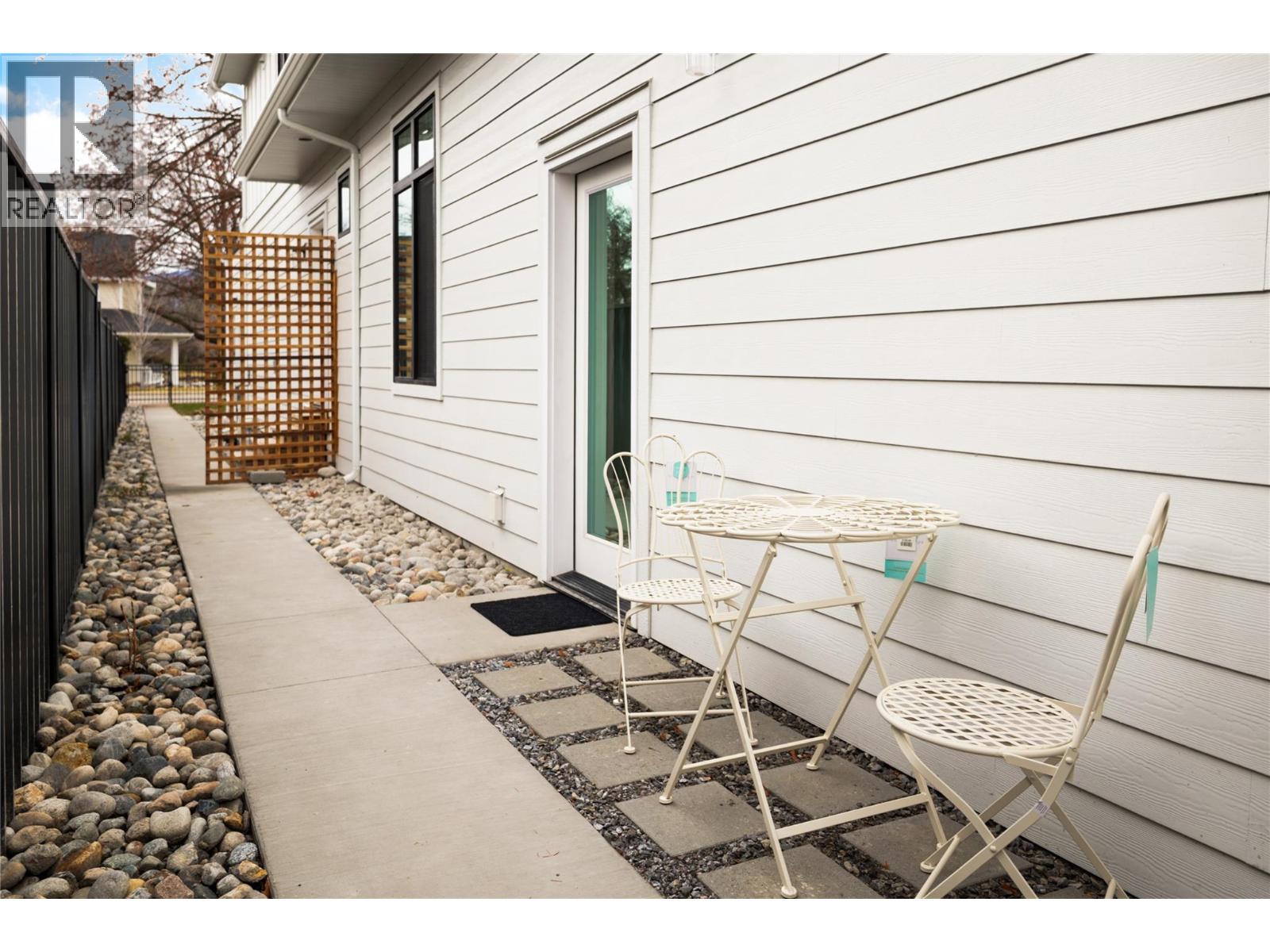  2053 Long Street, Kelowna