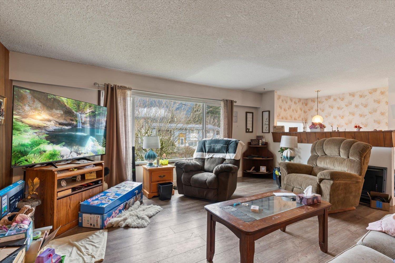 385 3RD AVENUE, Hope, Hope