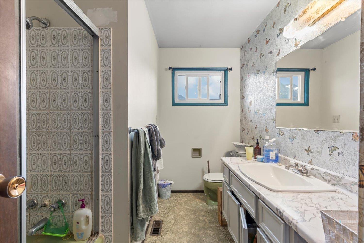 385 3RD AVENUE, Hope, Hope