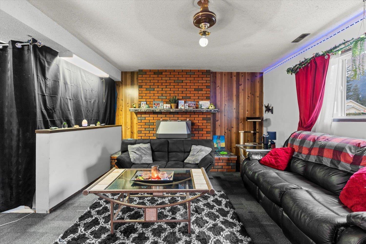 385 3RD AVENUE, Hope, Hope