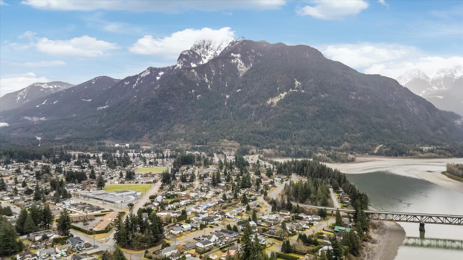 385 3RD AVENUE, Hope, Hope