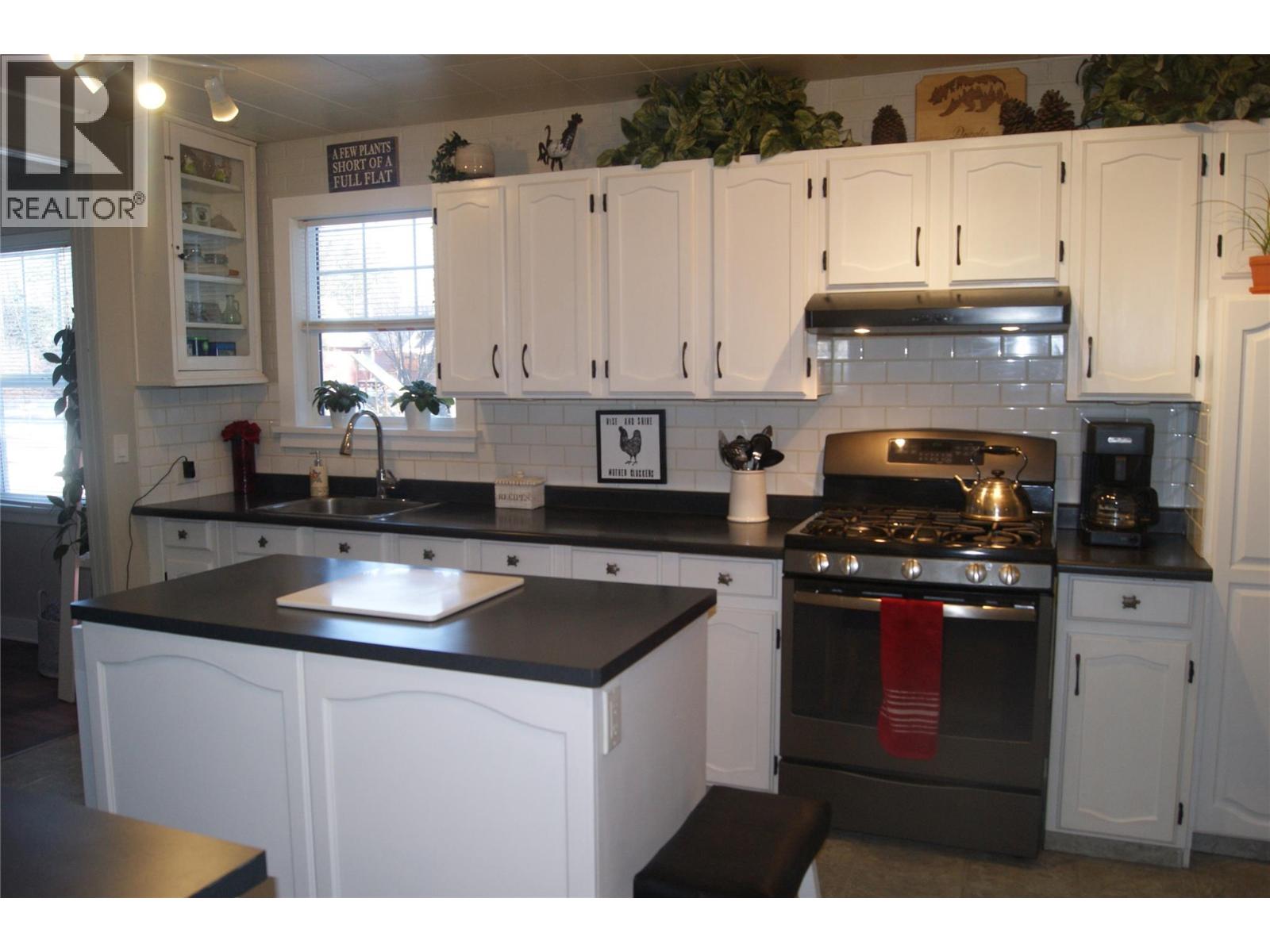 2465 Dewolfe Avenue, Kimberley