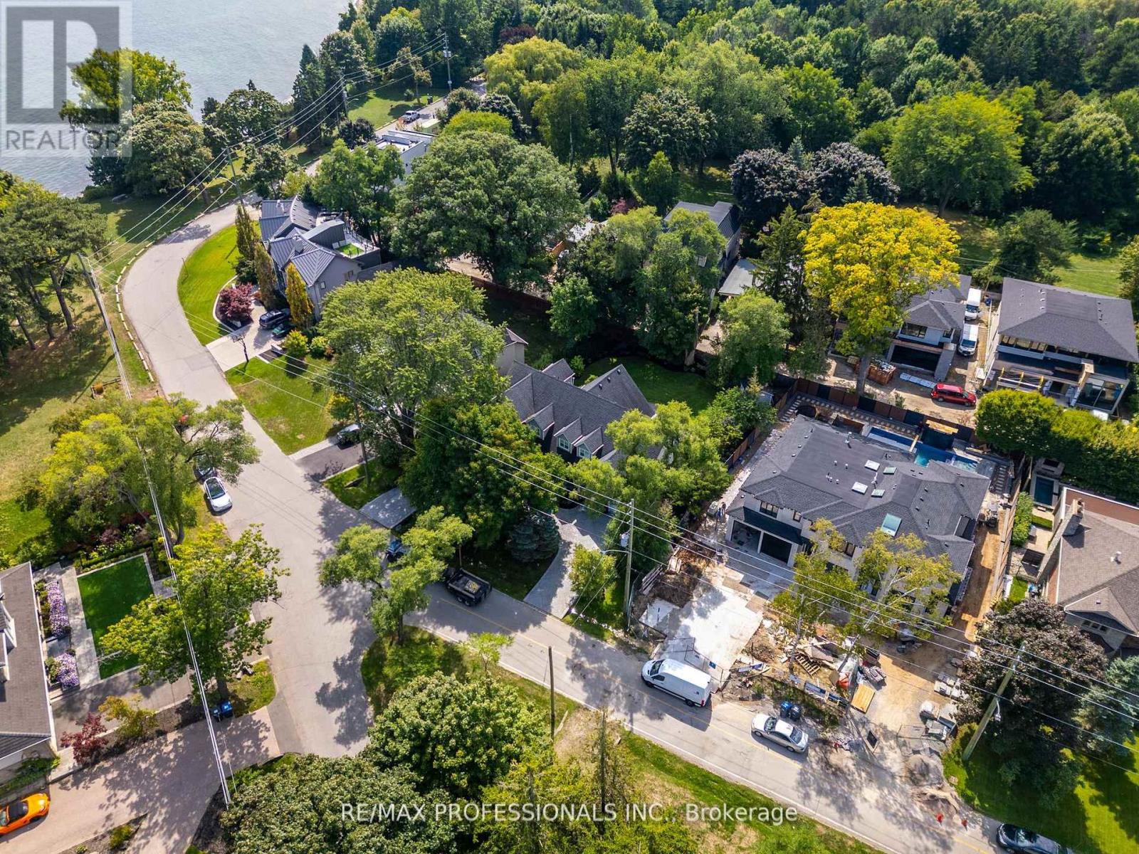 354 COUNTRY CLUB CRESCENT - 7