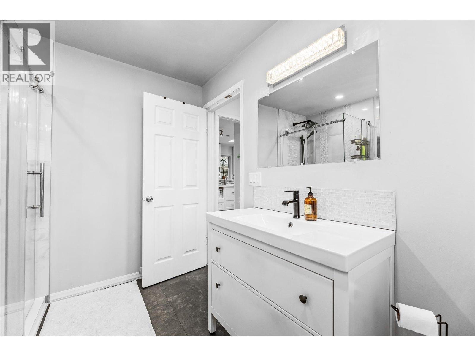 13614 SPENCER Avenue, Summerland