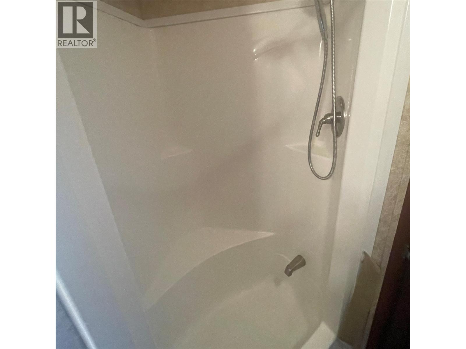 #19 2633 Squilax Anglemont Road - 26